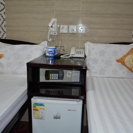 Everest Hostel 14/F Хонконг Екстериор снимка