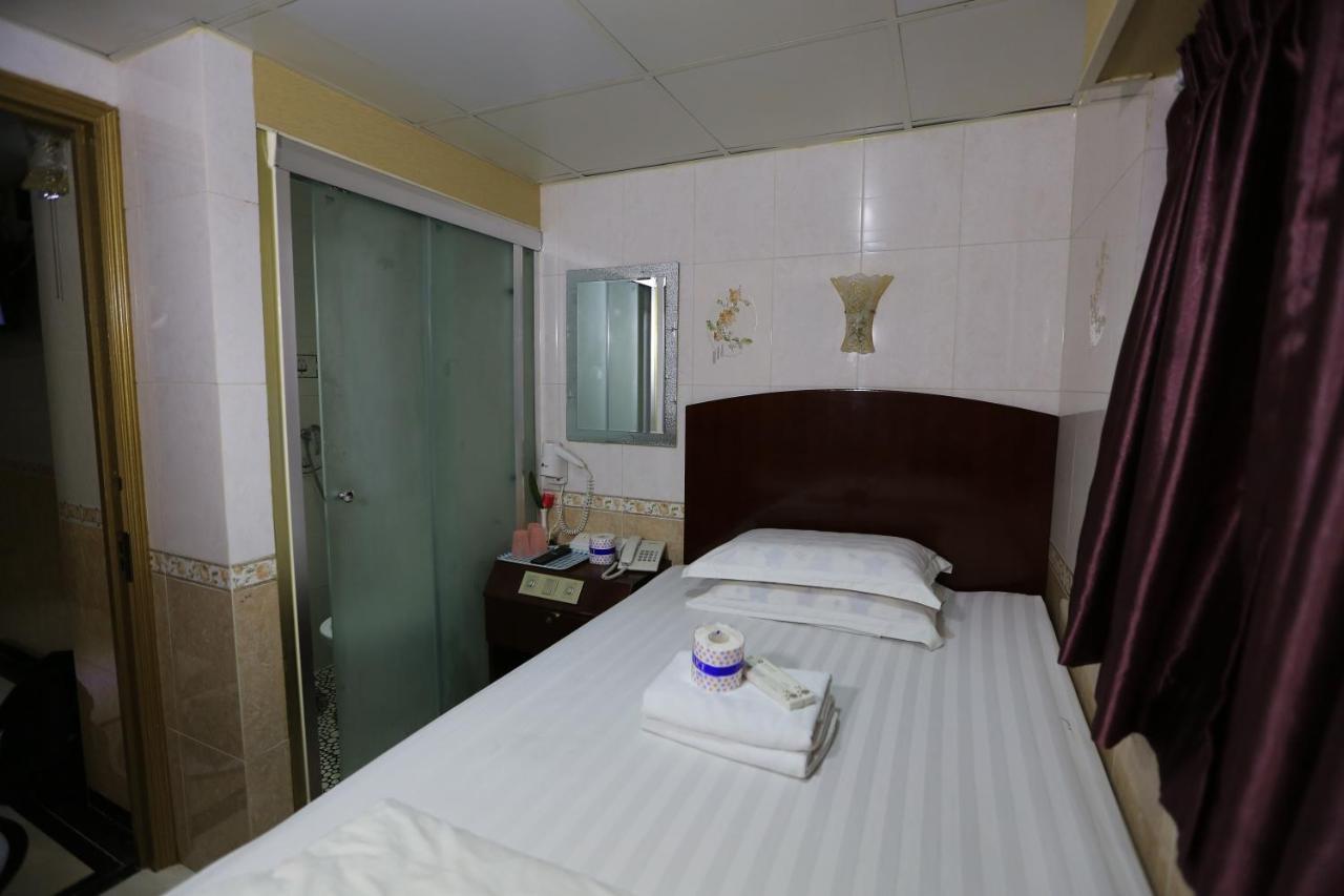 Everest Hostel 14/F Хонконг Екстериор снимка